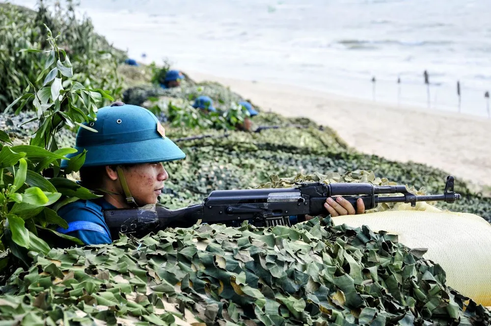 Màn bắn đạn thật, diễn tập phòng ngự bờ biển ảnh 2
