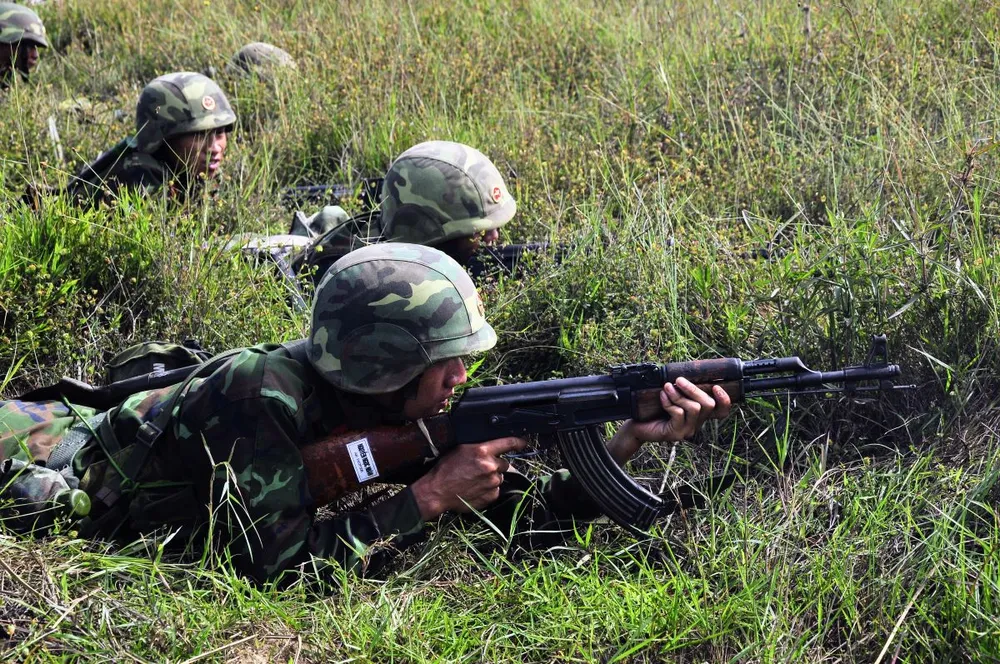 Diễn tập có bắn đạn thật cấp Tiểu đoàn ảnh 2