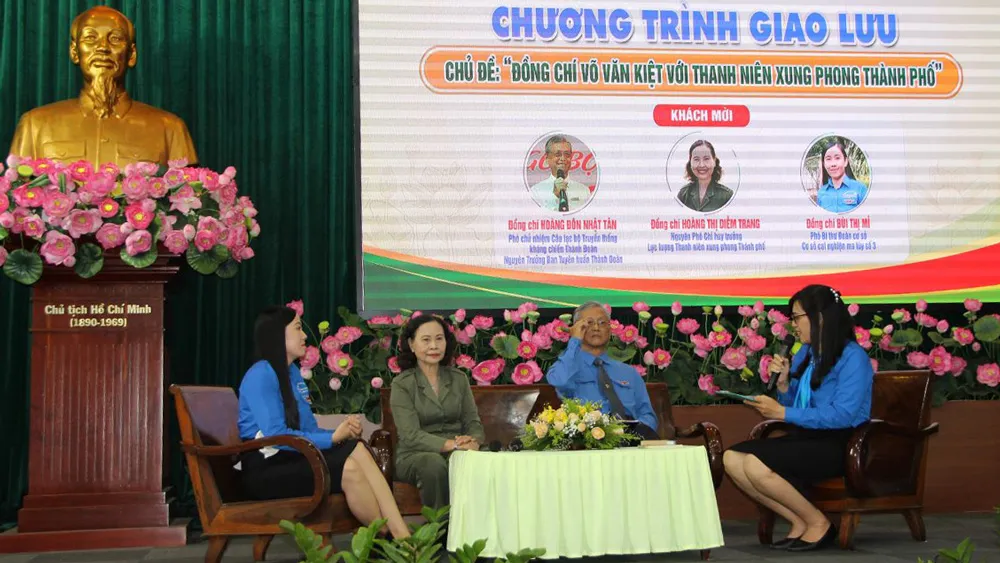 Trao giải Hội thi viết về Thủ tướng Võ Văn Kiệt với Thanh niên xung phong TPHCM ảnh 1