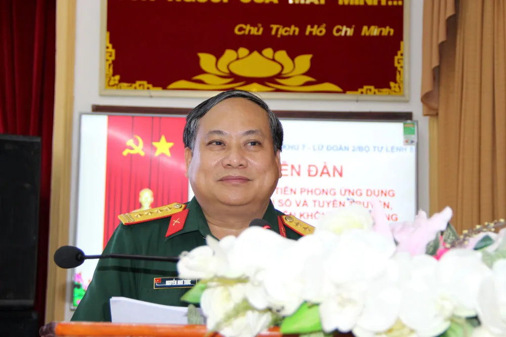 Đại tá Nguyễn Như Trúc phát biểu tại diễn đàn. Ảnh: TRẦN YÊN