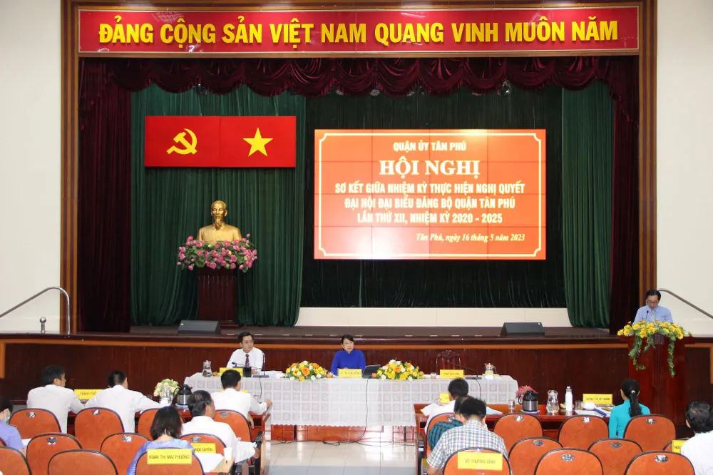 Quang cảnh hội nghị