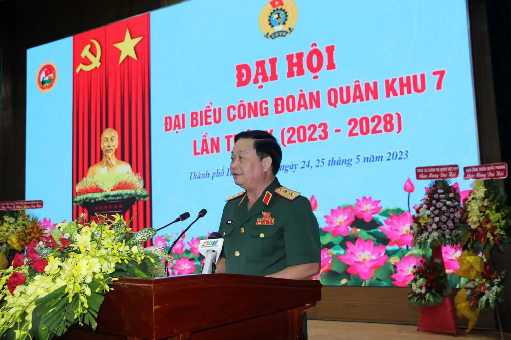 Trung tướng Trần Hoài Trung phát biểu chỉ đạo tại Đại hội Đại biểu Công đoàn Quân khu 7