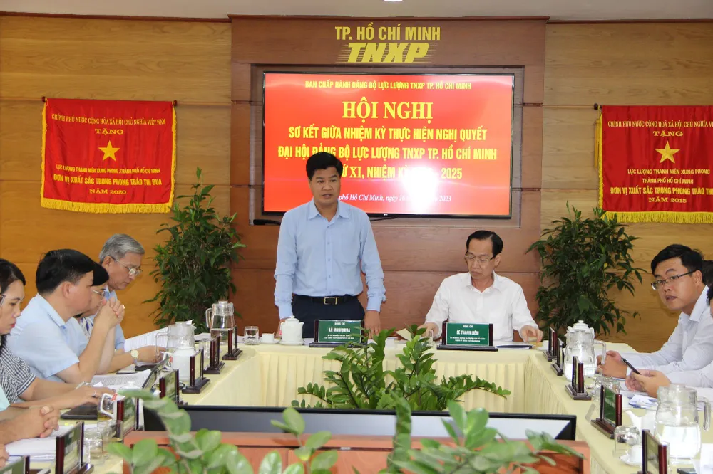 Đồng chí Lê Minh Khoa, Bí thư Đảng ủy, Chỉ huy trưởng Lực lượng TNXP TPHCM phát biểu Đồng chí Lê Minh Khoa, Bí thư Đảng ủy, Chỉ huy trưởng Lực lượng TNXP TPHCM phát biểu