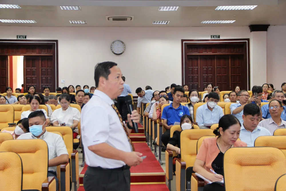 Các đại biểu tham dự hội nghị