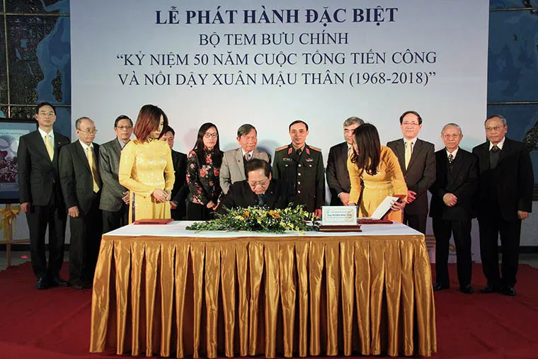 Phát hành bộ tem kỷ niệm 50 năm Tổng tiến công và nổi dậy Xuân Mậu Thân 1968 ảnh 1