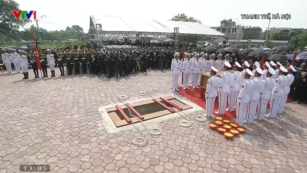 Quê nhà đón linh cữu nguyên Tổng Bí thư Đỗ Mười về nơi an nghỉ cuối cùng ảnh 21