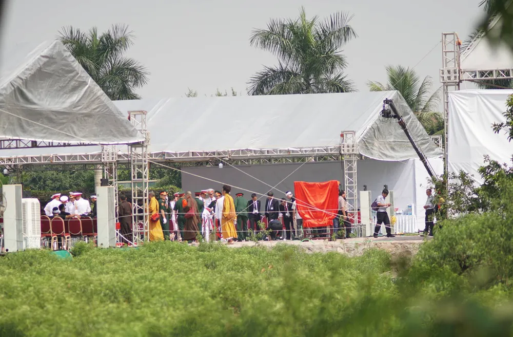 Quê nhà đón linh cữu nguyên Tổng Bí thư Đỗ Mười về nơi an nghỉ cuối cùng ảnh 24