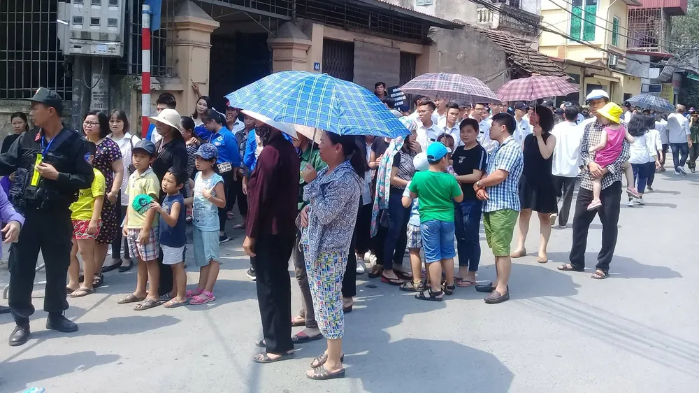 Quê nhà đón linh cữu nguyên Tổng Bí thư Đỗ Mười về nơi an nghỉ cuối cùng ảnh 37