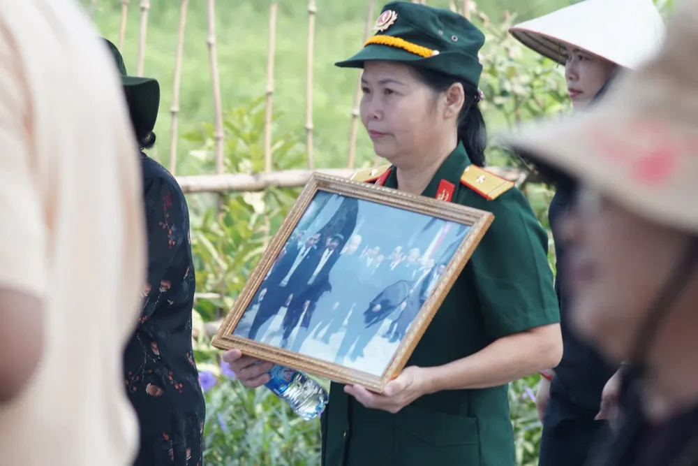 Quê nhà đón linh cữu nguyên Tổng Bí thư Đỗ Mười về nơi an nghỉ cuối cùng ảnh 34