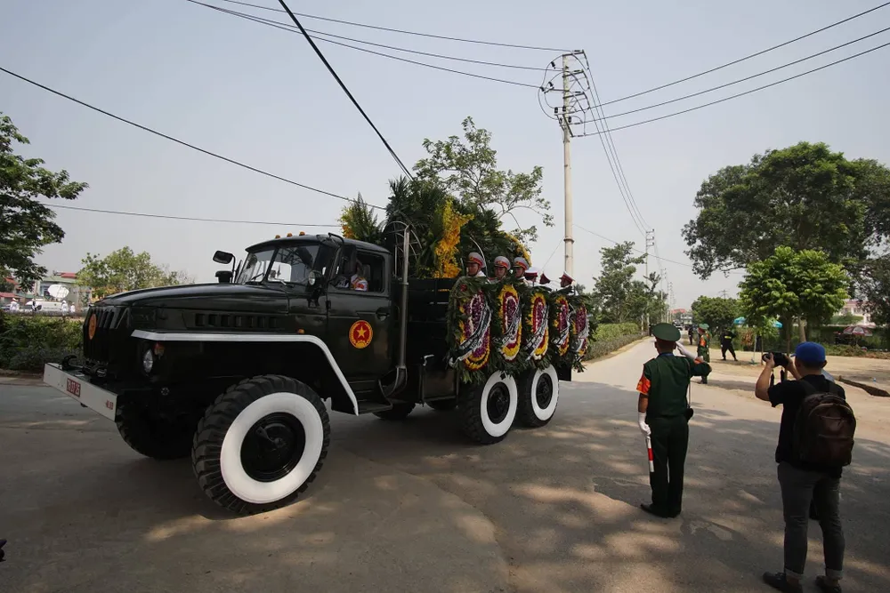 Quê nhà đón linh cữu nguyên Tổng Bí thư Đỗ Mười về nơi an nghỉ cuối cùng ảnh 29