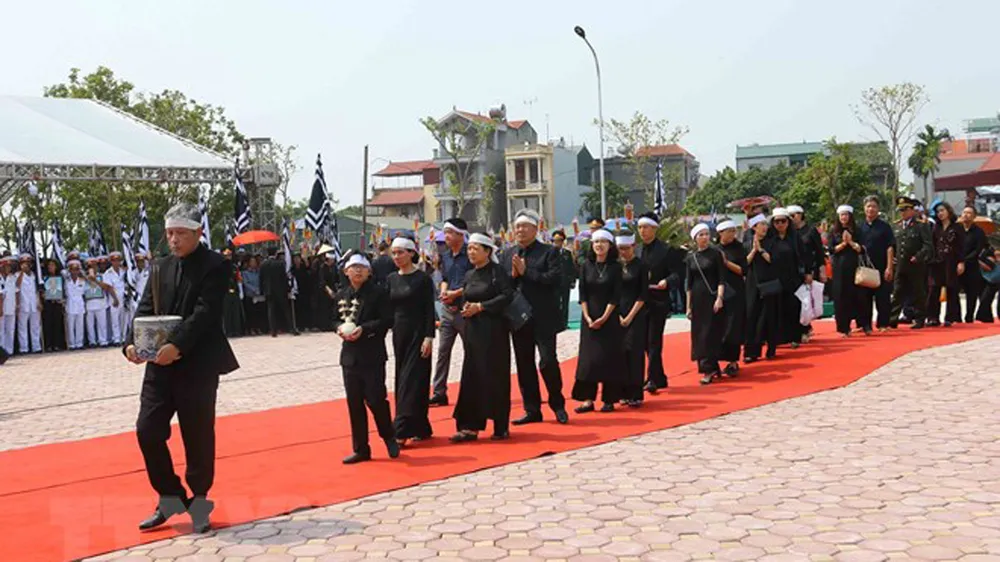 Quê nhà đón linh cữu nguyên Tổng Bí thư Đỗ Mười về nơi an nghỉ cuối cùng ảnh 28