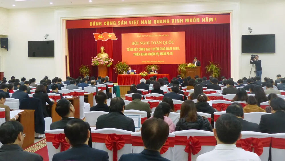 Tăng cường đấu tranh, bảo vệ nền tảng tư tưởng của Đảng ảnh 1