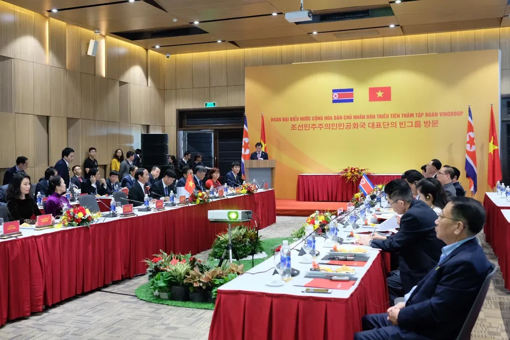 Đoàn cấp cao Triều Tiên tham quan nhà máy sản xuất ô tô của Vingroup ảnh 2