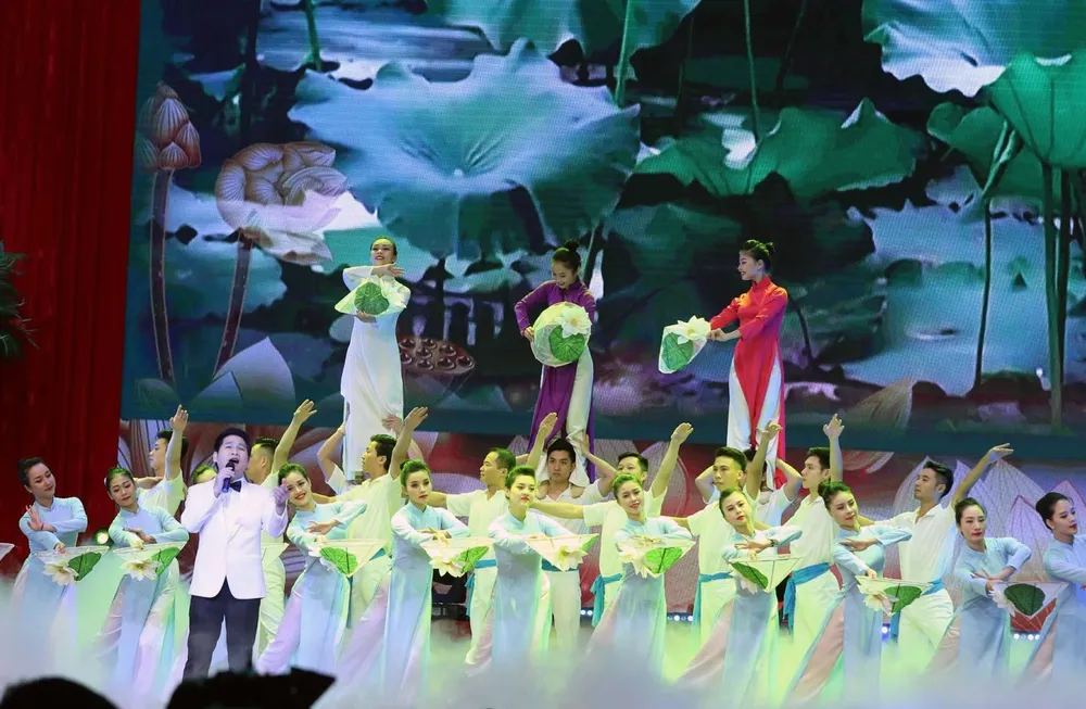 Tư tưởng Hồ Chí Minh mãi là ngọn cờ quy tụ sức mạnh toàn dân tộc ảnh 6