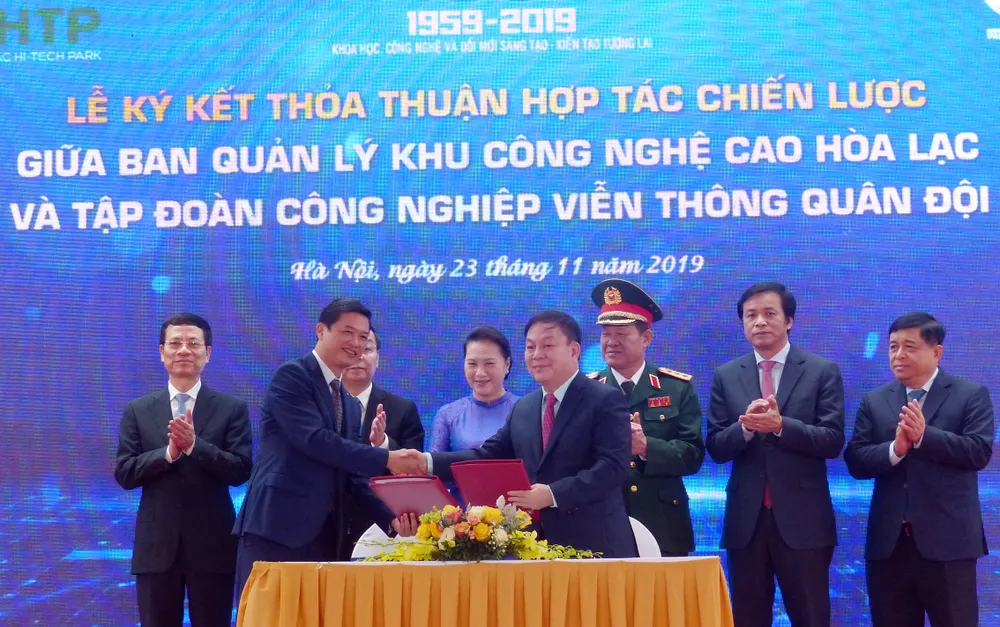 Chủ tịch Quốc hội: Khu CNC Hòa Lạc phải trở thành trung tâm phát triển công nghệ của đất nước ảnh 4