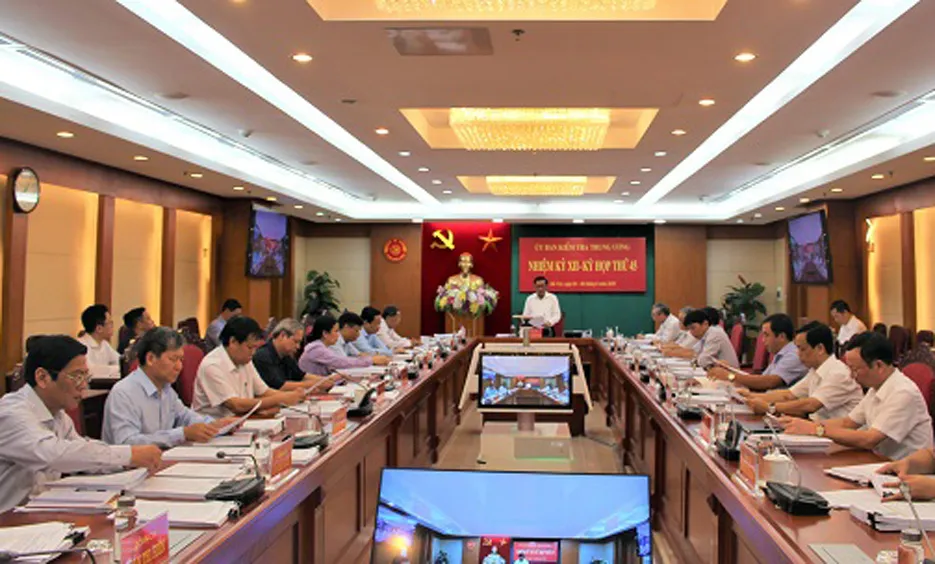 Đề nghị Bộ Chính trị thi hành kỷ luật Bí thư Tỉnh ủy Quảng Ngãi Lê Viết Chữ ảnh 1