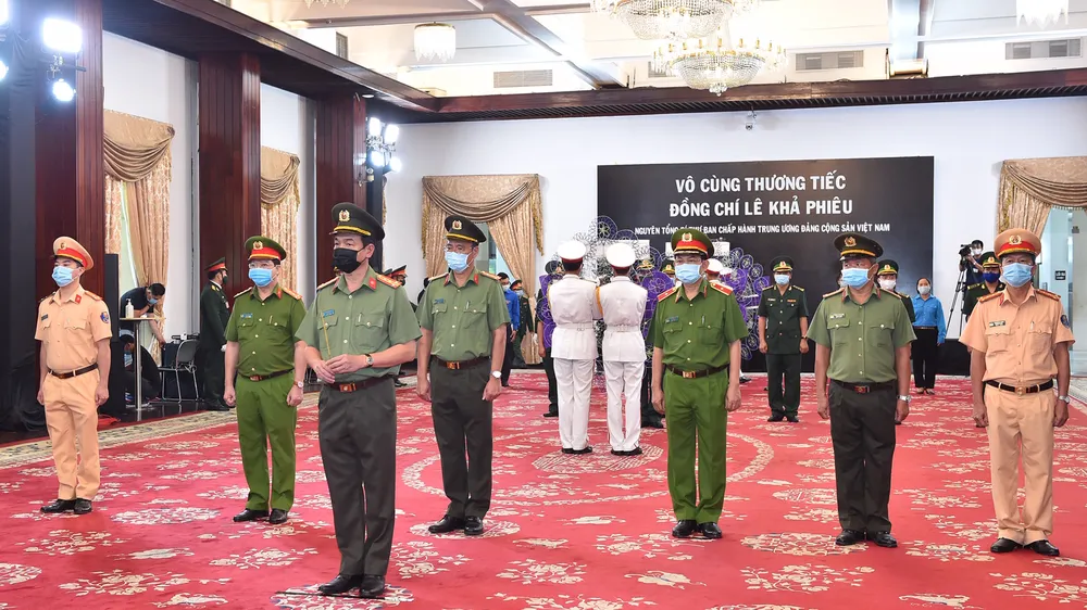 Cử hành trọng thể Quốc tang nguyên Tổng Bí thư Lê Khả Phiêu ảnh 45