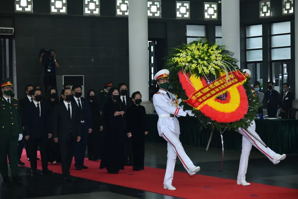 Cử hành trọng thể Quốc tang nguyên Tổng Bí thư Lê Khả Phiêu ảnh 9