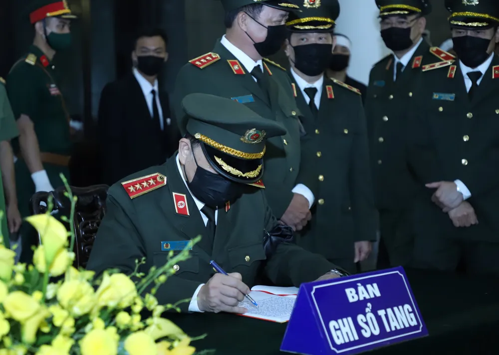 Cử hành trọng thể Quốc tang nguyên Tổng Bí thư Lê Khả Phiêu ảnh 25