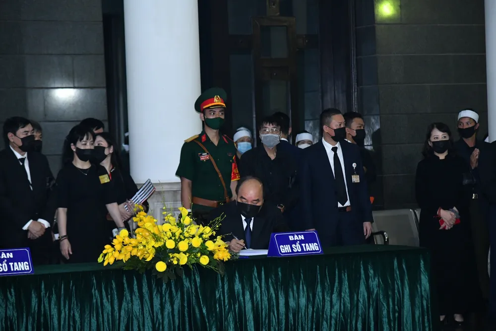 Cử hành trọng thể Quốc tang nguyên Tổng Bí thư Lê Khả Phiêu ảnh 17