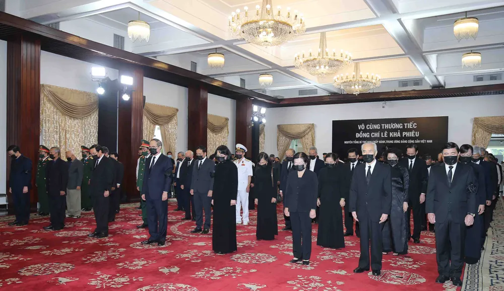 Tiễn đưa nguyên Tổng Bí thư Lê Khả Phiêu về nơi an nghỉ cuối cùng ảnh 6