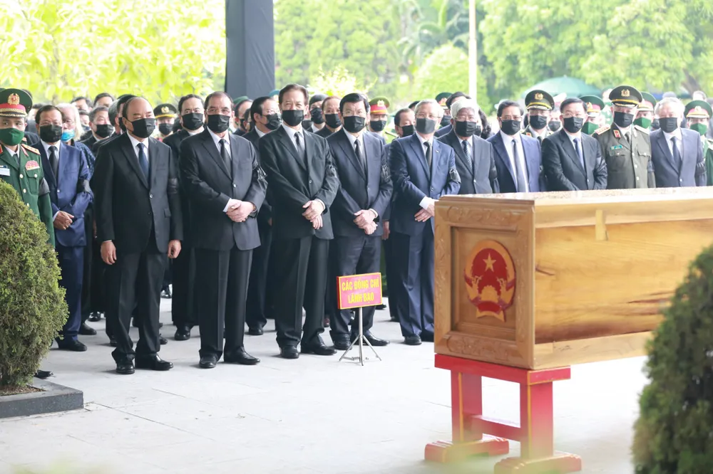 Tiễn đưa nguyên Tổng Bí thư Lê Khả Phiêu về nơi an nghỉ cuối cùng ảnh 26