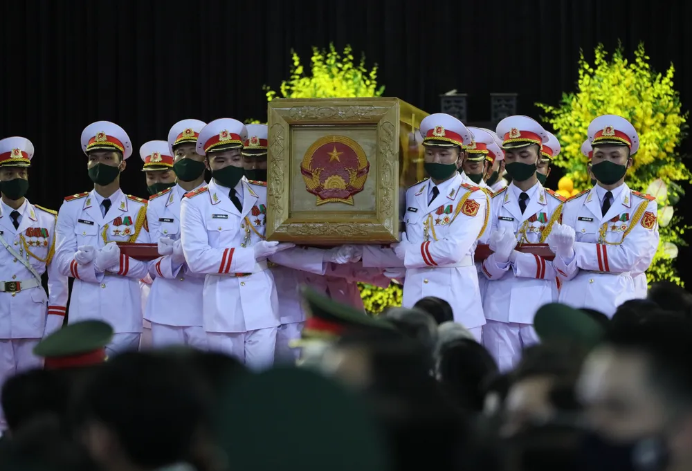 Tiễn đưa nguyên Tổng Bí thư Lê Khả Phiêu về nơi an nghỉ cuối cùng ảnh 14