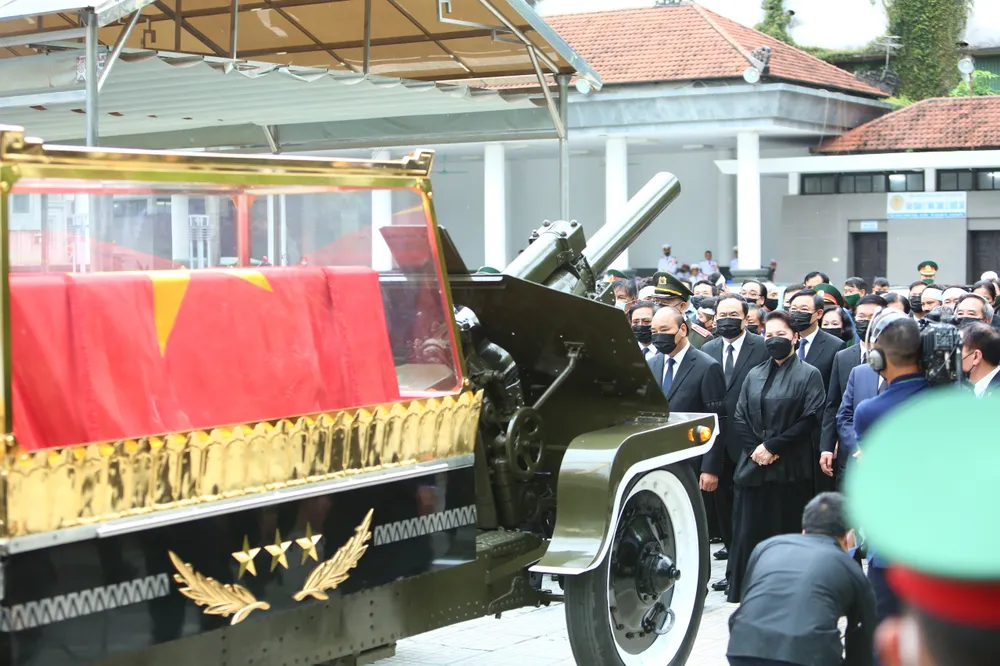 Tiễn đưa nguyên Tổng Bí thư Lê Khả Phiêu về nơi an nghỉ cuối cùng ảnh 17