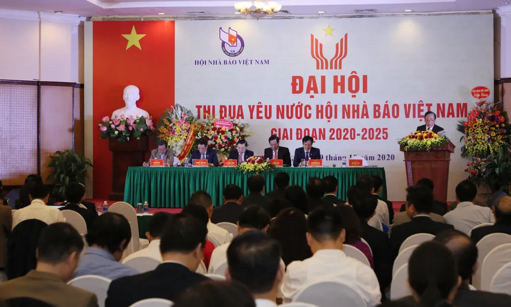 Nêu cao tinh thần sẵn sàng dấn thân, đối mặt với gian khổ, hiểm nguy của các nhà báo ảnh 1