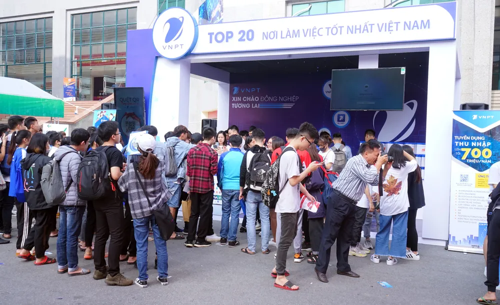 VNPT luôn tạo cơ hội phát triển cho các sinh viên mới và sắp ra trường ảnh 2