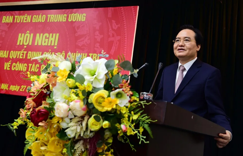 Bộ Chính trị bổ nhiệm đồng chí Phùng Xuân Nhạ giữ chức Phó Trưởng Ban Tuyên giáo Trung ương ảnh 2