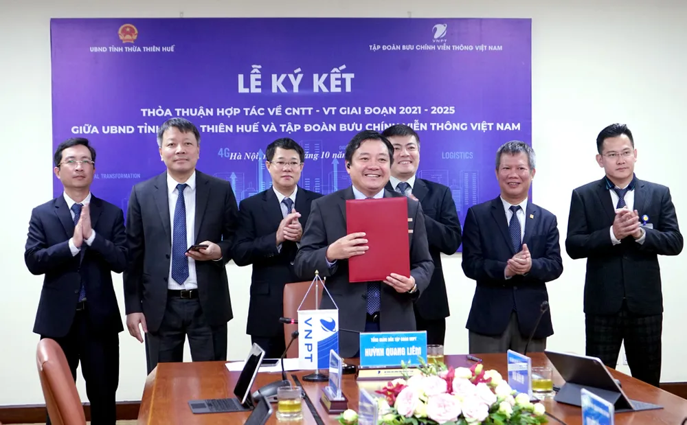 Thừa Thiên - Huế hợp tác với VNPT triển khai chuyển đổi số ảnh 1