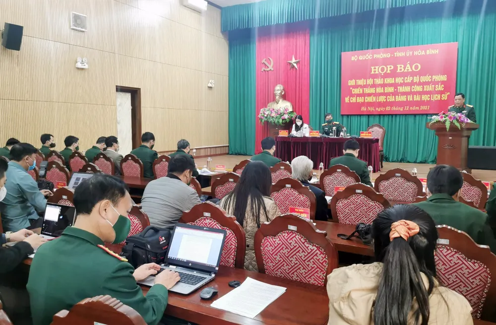 Bộ Quốc phòng tổ chức hội thảo khoa học 70 năm Chiến thắng Hòa Bình ảnh 1
