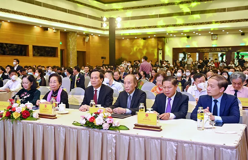 Tôn vinh các công trình, sản phẩm đoạt Giải thưởng Nhân tài Đất Việt lần thứ 16 ảnh 1