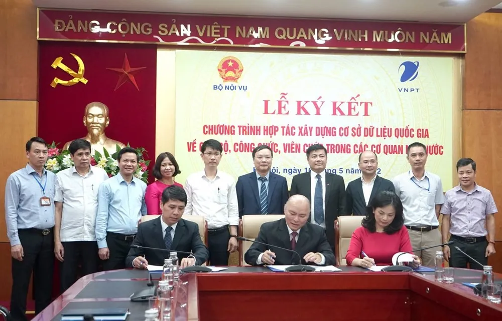 Bộ Nội vụ triển khai xây dựng hệ thống Cơ sở dữ liệu quốc gia về cán bộ, công chức, viên chức ảnh 1