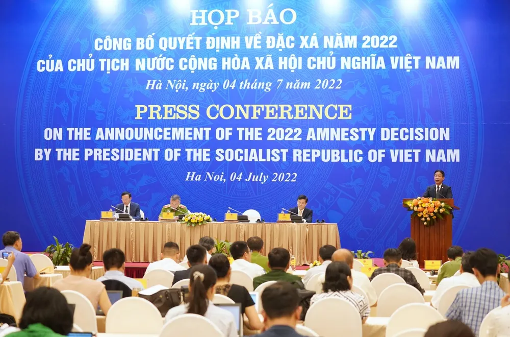 Tội phạm tham nhũng, kinh tế, chức vụ đã khắc phục, bồi thường có được xem xét đặc xá? ảnh 1