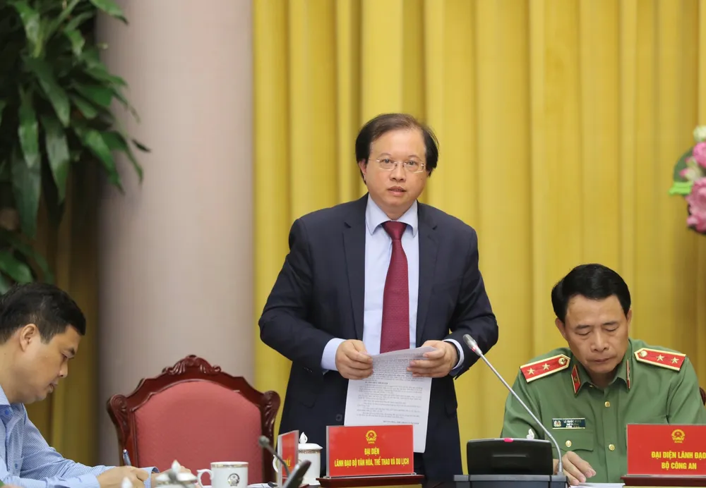 Lãnh đạo Bộ VH-TT-DL: 2 nghệ sĩ Hồng Đăng và Hồ Hoài Anh vẫn tại ngoại và chờ gặp thẩm phán ảnh 1