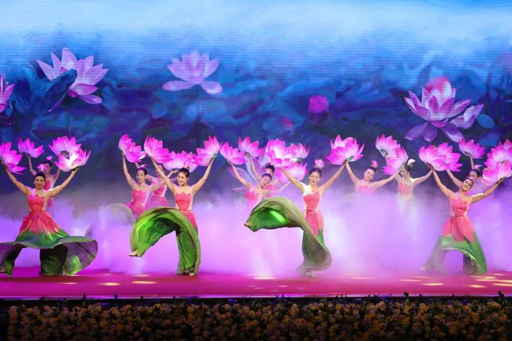 Tự hào về mối quan hệ mẫu mực, vô cùng trong sáng, hết mực thủy chung Việt Nam - Lào ảnh 4