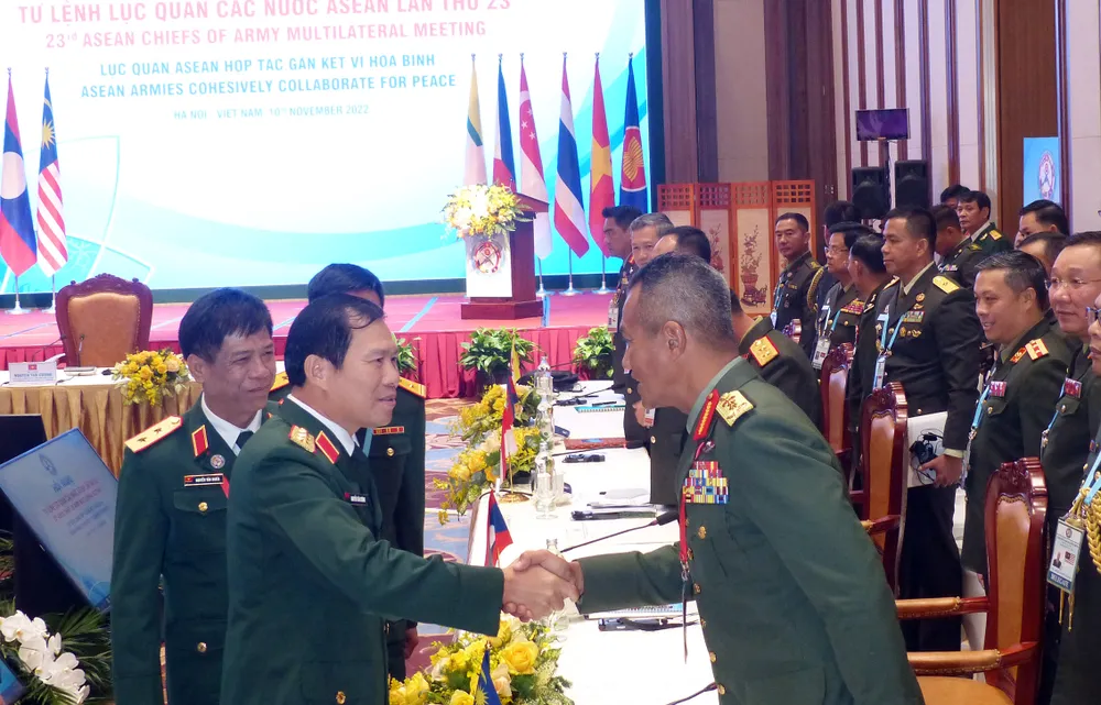 Lục quân ASEAN hợp tác gắn kết vì hòa bình ảnh 2
