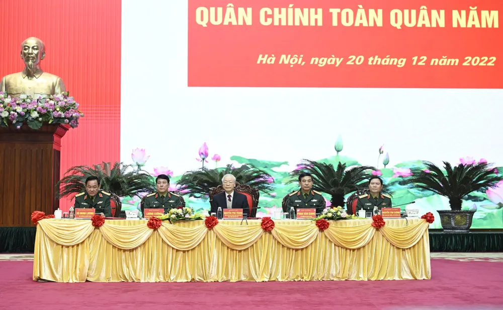 Tổng Bí thư Nguyễn Phú Trọng và các đồng chí chủ trì, điều hành hội nghị. Ảnh: VIẾT CHUNG