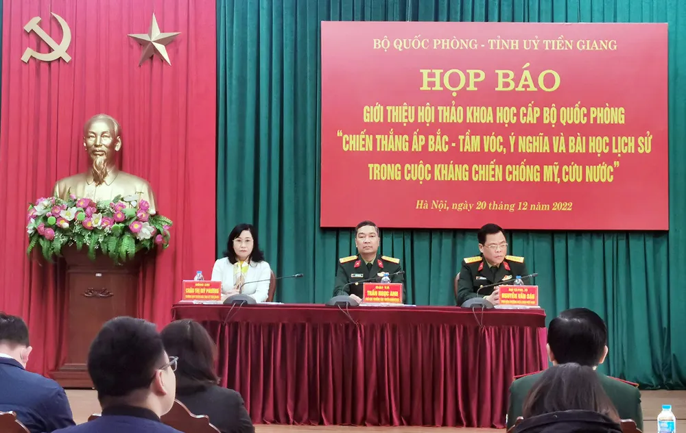 Các đồng chí chủ trì họp báo trao đổi thông tin với báo chí. Ảnh:TRẦN BÌNH Các đồng chí chủ trì họp báo trao đổi thông tin với báo chí. Ảnh:TRẦN BÌNH