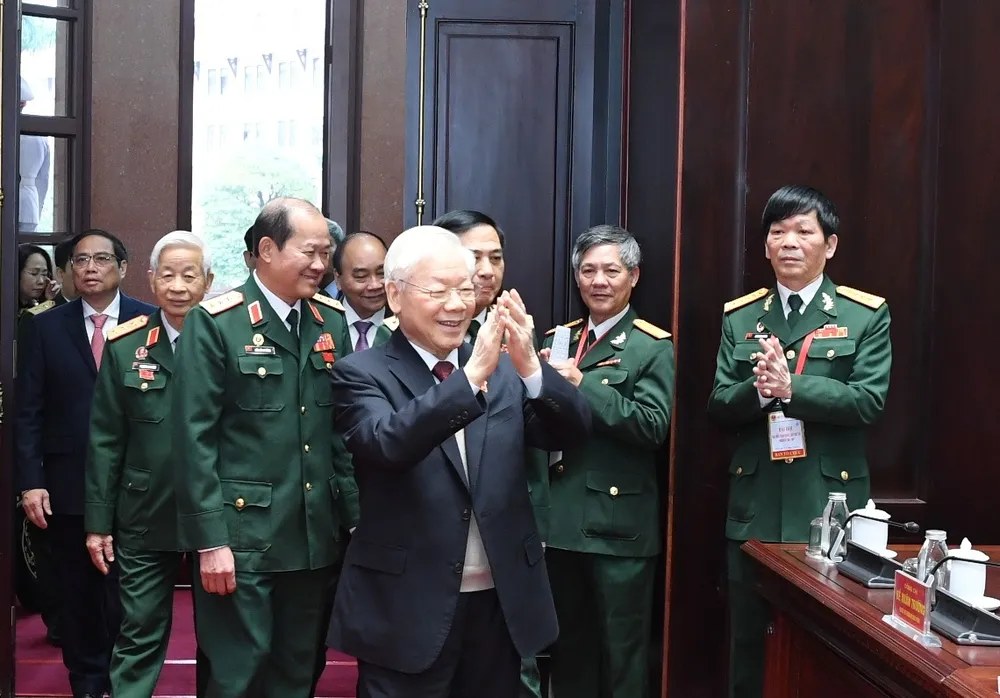 Tổng Bí thư Nguyễn Phú Trọng cùng các đại biểu đến dự Đại hội đại biểu toàn quốc Hội Cựu chiến binh Việt Nam lần thứ VII. Ảnh: VIẾT CHUNG Tổng Bí thư Nguyễn Phú Trọng cùng các đại biểu đến dự Đại hội đại biểu toàn quốc Hội Cựu chiến binh Việt Nam lần thứ VII. Ảnh: VIẾT CHUNG