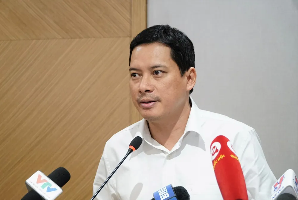 Ông Lê Quang Tự Do trao đổi báo chí tại họp báo. Ảnh: T.B Ông Lê Quang Tự Do trao đổi báo chí tại họp báo. Ảnh: T.B