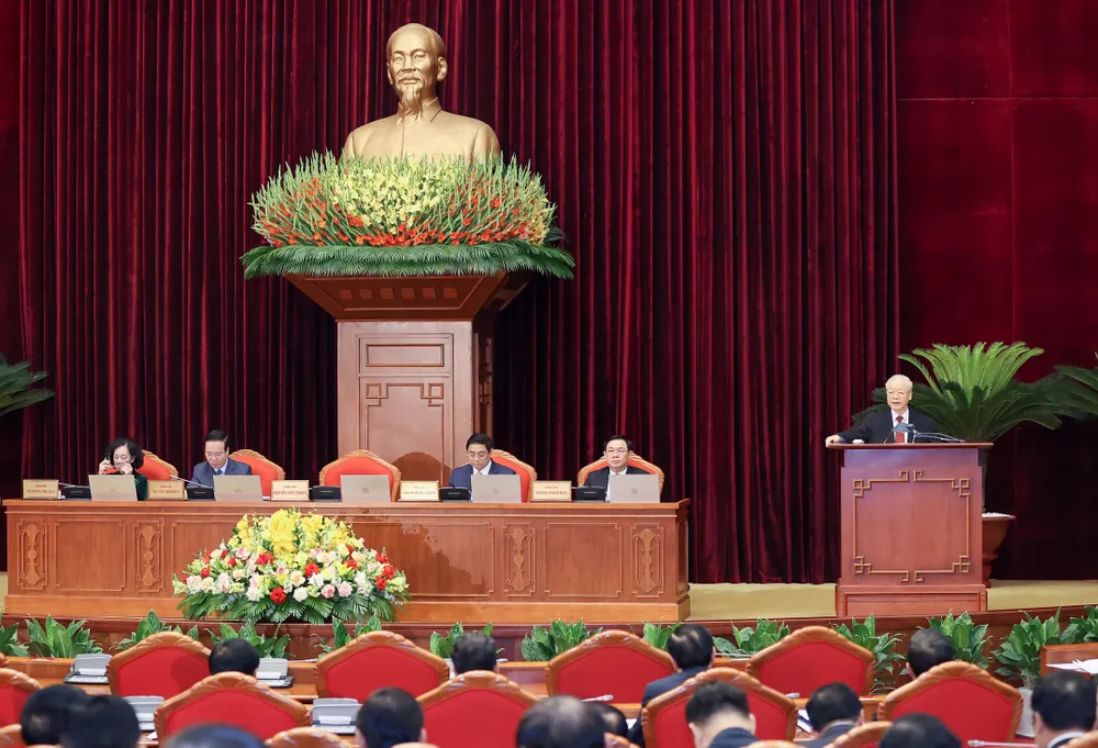 Tổng Bí thư Nguyễn Phú Trọng và các đồng chí chủ trì, điều hành hội nghị. Ảnh: VIẾT CHUNG Tổng Bí thư Nguyễn Phú Trọng và các đồng chí chủ trì, điều hành hội nghị. Ảnh: VIẾT CHUNG