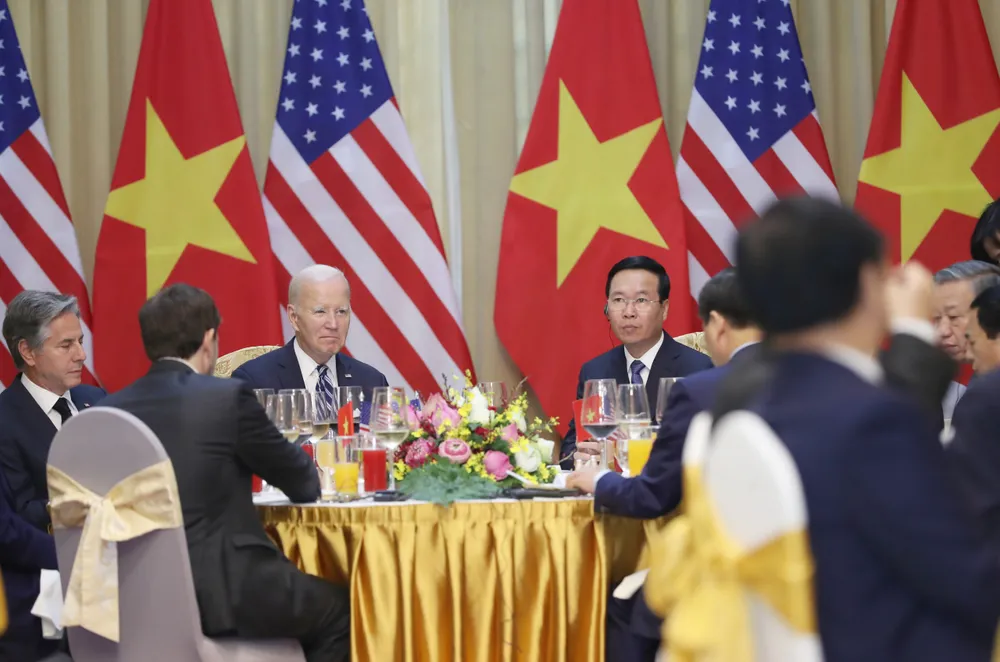 Chủ tịch nước Võ Văn Thưởng và Tổng thống Joe Biden tại tiệc chiêu đãi ở Phủ Chủ tịch, trưa 11-9. Ảnh: QUANG PHÚC