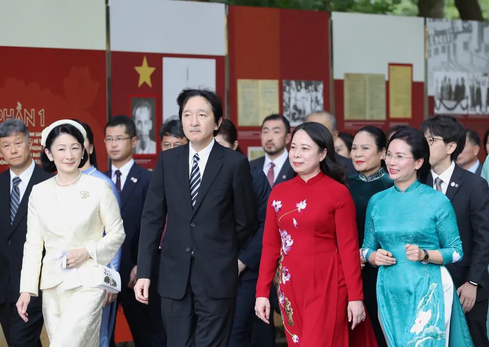 Phó Chủ tịch nước Võ Thị Ánh Xuân và Hoàng Thái tử Nhật Bản Akishino, Công nương Kiko cùng các đại biểu. Ảnh: QUANG PHÚC