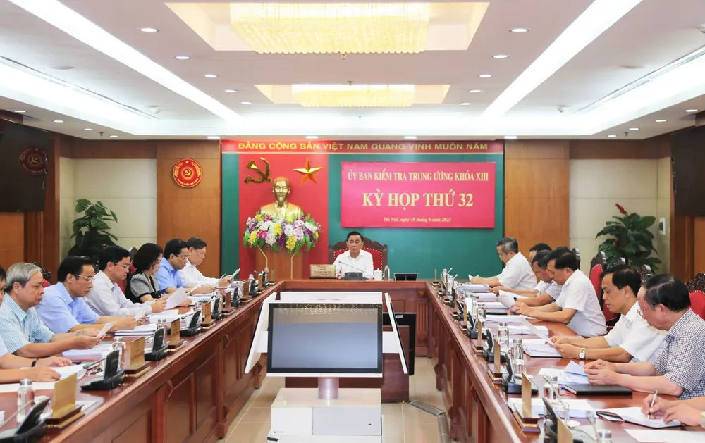 Quang cảnh kỳ họp 32 của Ủy ban Kiểm tra Trung ương