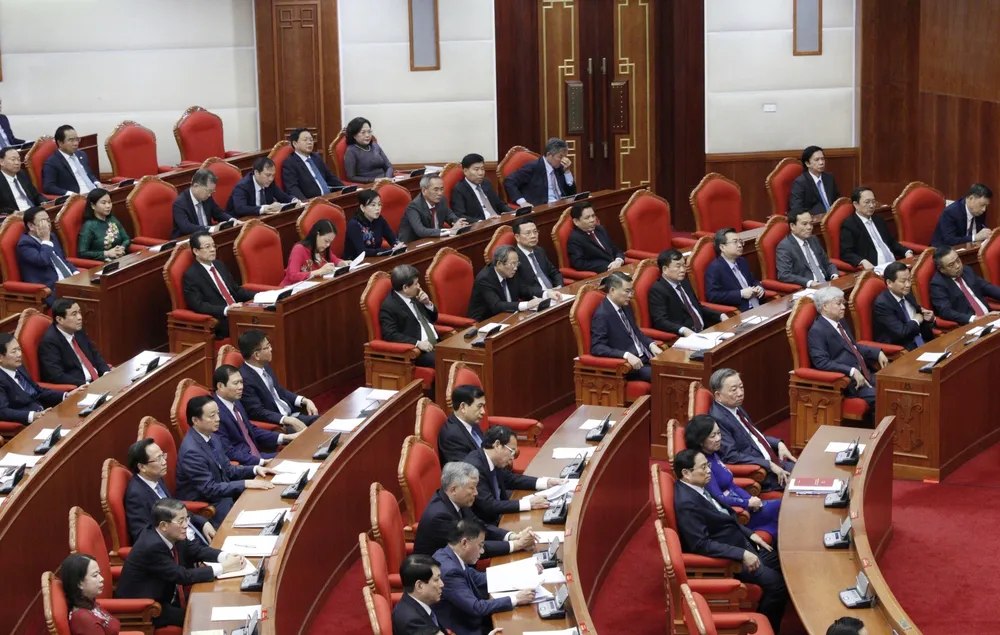 Các đại biểu dự phiên bế mạc Hội nghị Trung ương 8, khóa XIII. Ảnh: VIẾT CHUNG Các đại biểu dự phiên bế mạc Hội nghị Trung ương 8, khóa XIII. Ảnh: VIẾT CHUNG