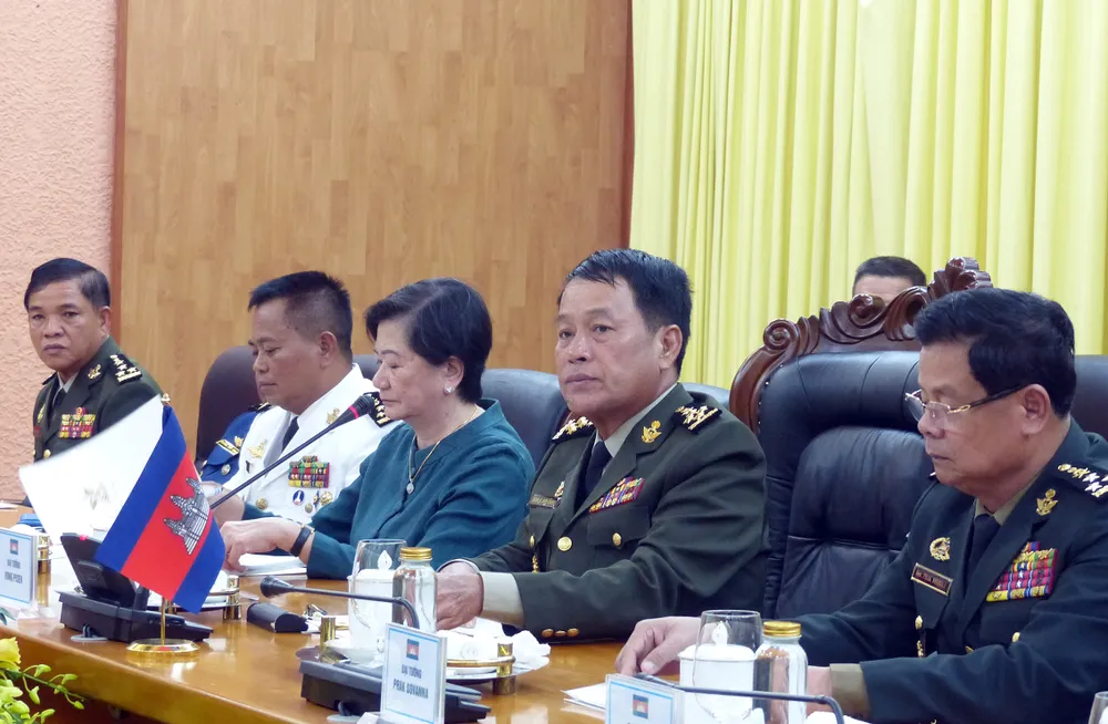 Đại tướng Vong Pisen phát biểu tại lễ đón. Ảnh T.B Đại tướng Vong Pisen phát biểu tại lễ đón. Ảnh T.B