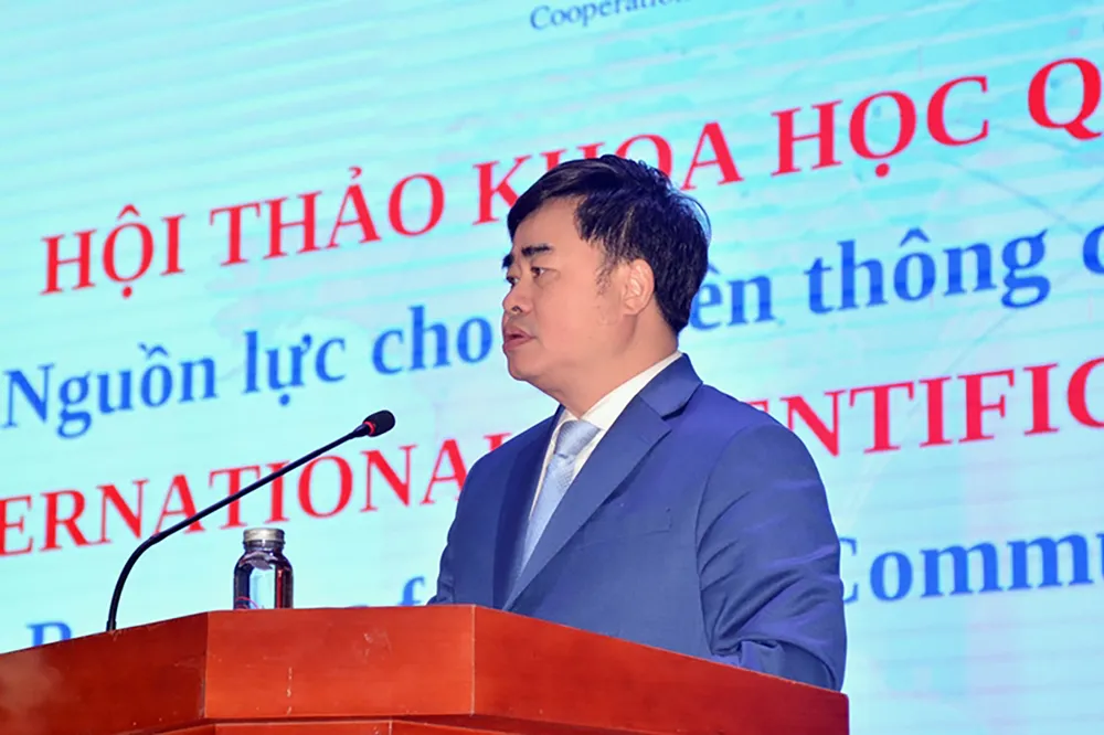 PGS-TS Phạm Minh Tuấn, Phó Tổng Biên tập phụ trách Tạp chí Cộng sản phát biểu tại hội thảo